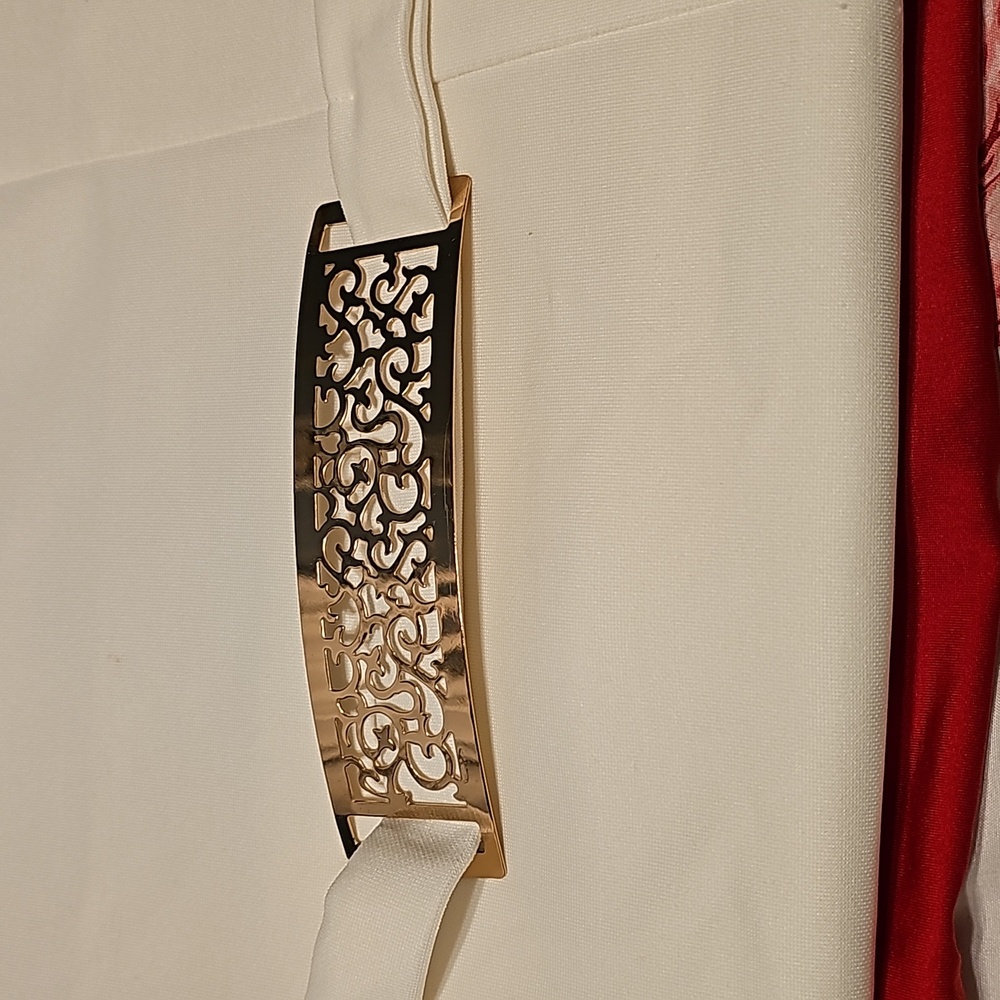 White Top by Vizio USA - Picture 3 of 4